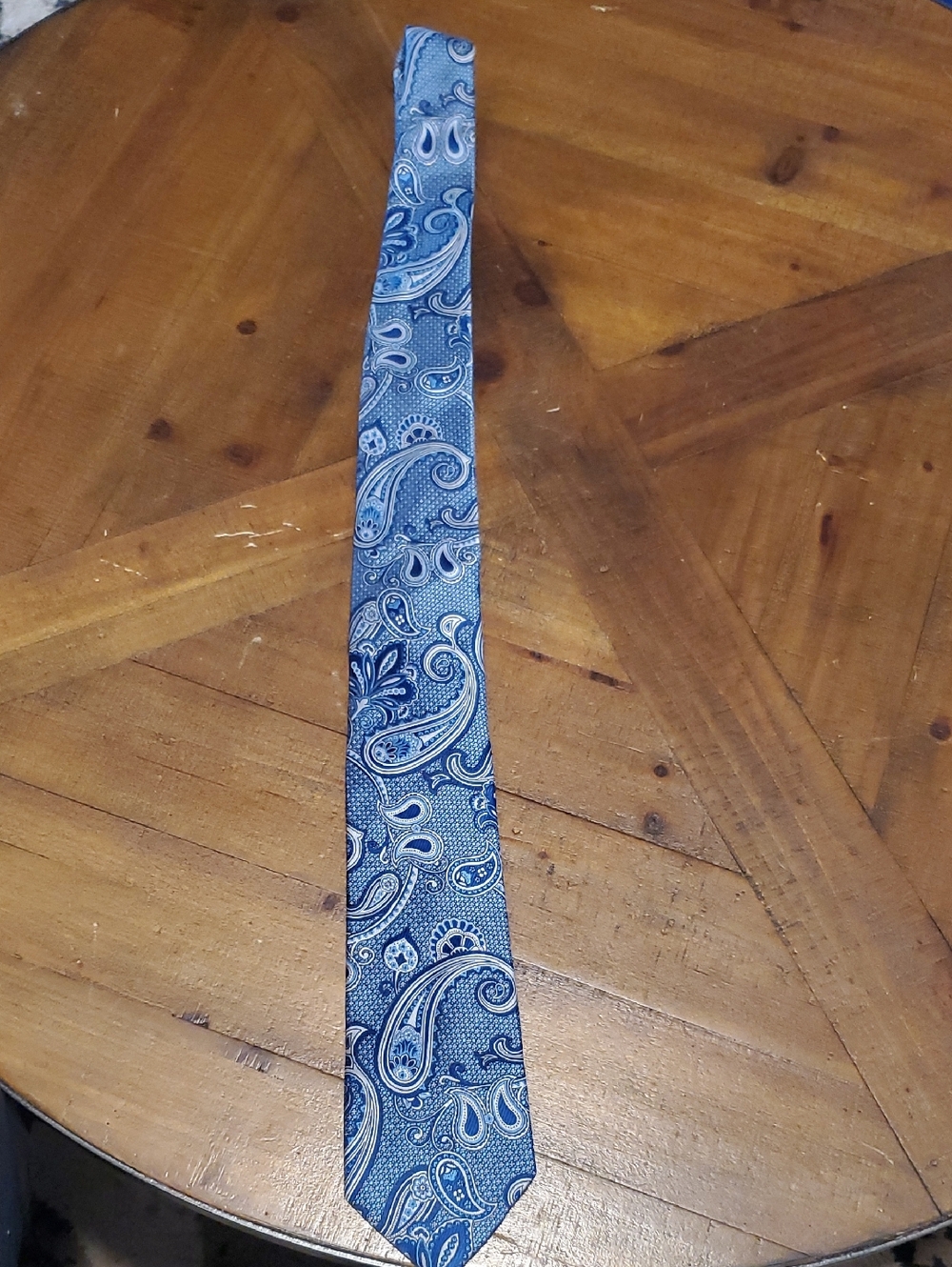 Stacy Adams Navy and Light Blue Paisley Silk Tie